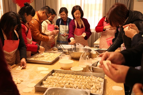 泰仑集团公司工会举办“包饺子”帮厨活动.jpg
